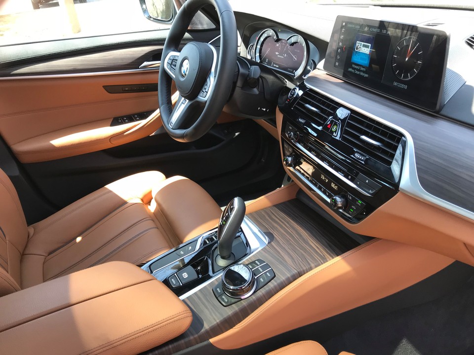 بی ام و سری 5 سدان 530i