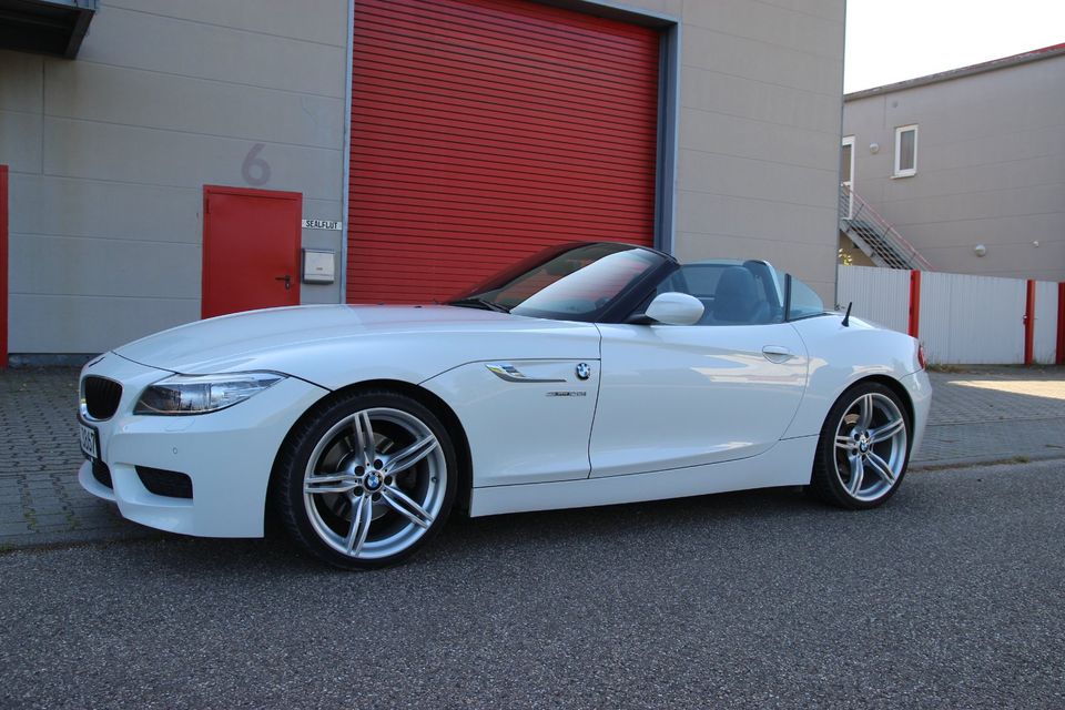 بی ام و Z4 مدل 28i